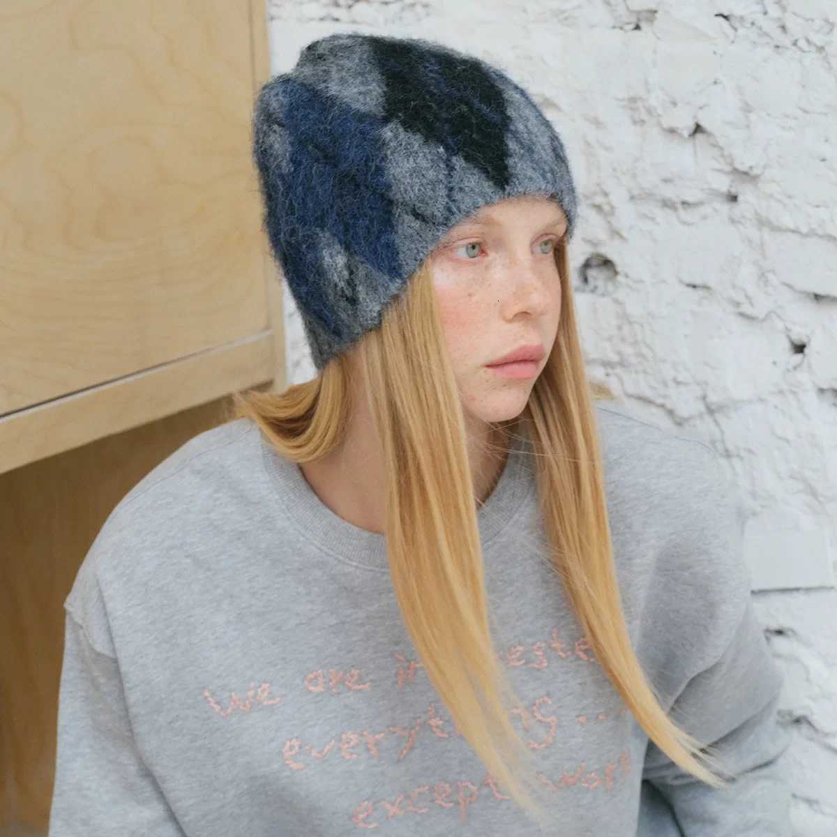 Beanie/Skull Caps Wool Blend Diamond Knit Beanie for Women Soft Fuzzy Winter Hat Designer Neutral Style Warm Cap Q261017