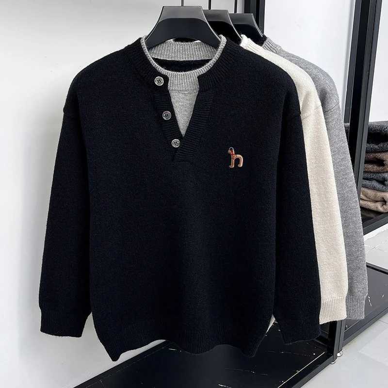 Quty Mens Long-Slved Sweater High False Two-Piece Color Blocking Round Neck Button Embroidery Knitwear Comfort Men's Wear M261016