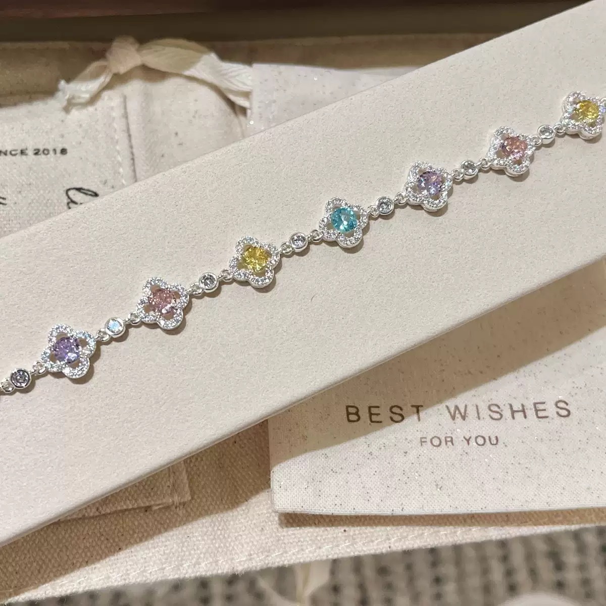 Luxury Brand Designer Jewelry Best-Selling Lucky Four-Leaf Clover Bracelet For Women, Sweet And Fresh Style, Full Of Diamonds, Dopamine-Inspired, Au