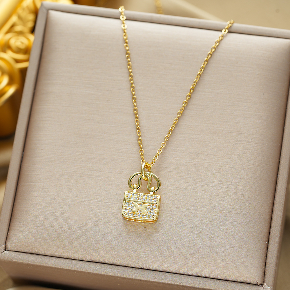 Luxury Brand Designer Jewelry Steel New Summer Collection: Steel Necklace That Won Fade, Fashionable Versatile, With A Light Luxury And High-End F L