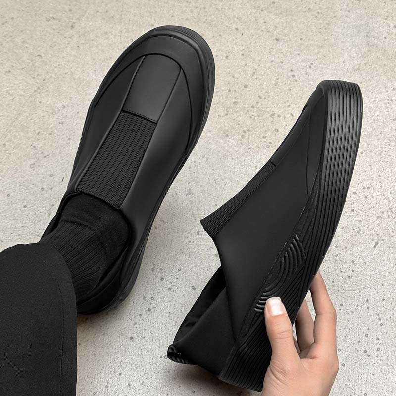 2026 new model sneakers, trendy slip-on loafers for young men, casual men's shoes, one-piece design X579