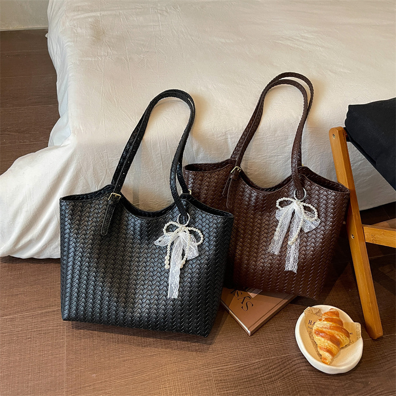 Designer Bags 2026 Trends Large Capacity Simple Knitted Women's Bag Retro Casual Style Tote Bag, Elegant And Versatile Shoulder Bag
