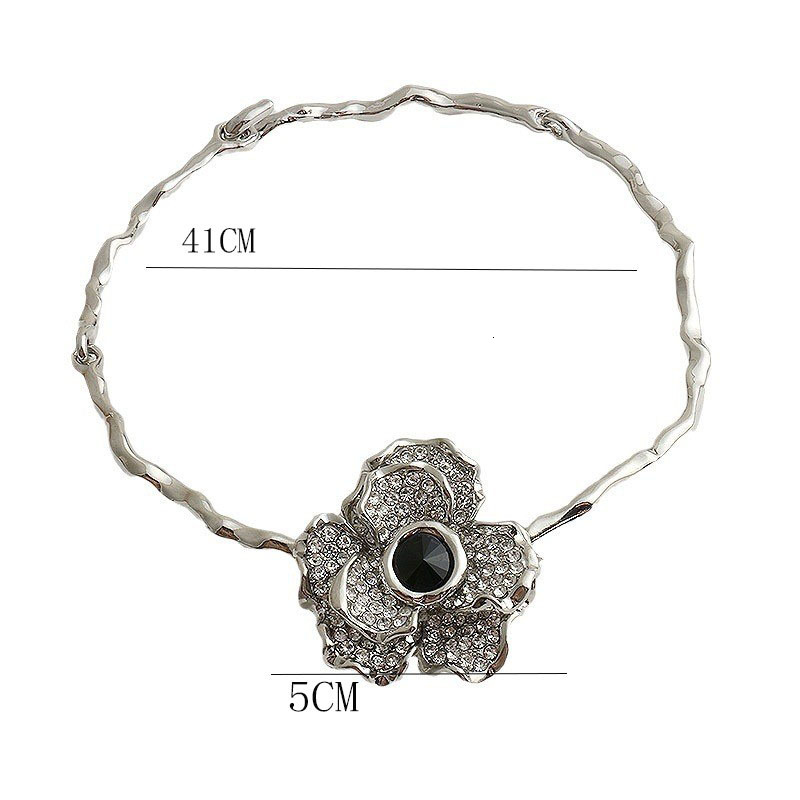 European and American style, oversized, sparkling rhinestone rose unique design, high-end floral stud silver needle earrings, necklace