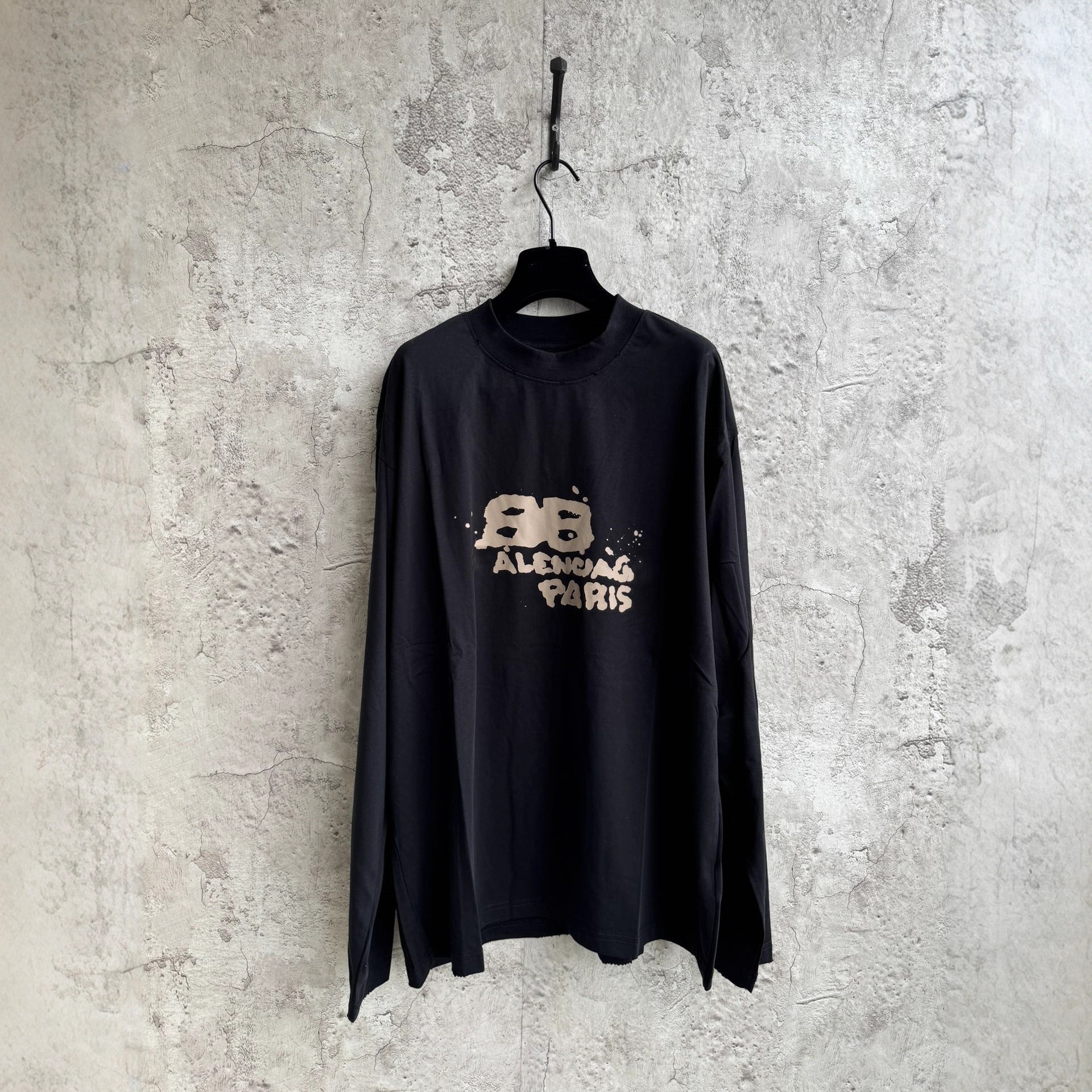 High-end designer luxury Paris B-brand autumn long-sleeve T-shirt with front back double B letter graffiti print, suitable for men women, couples, a