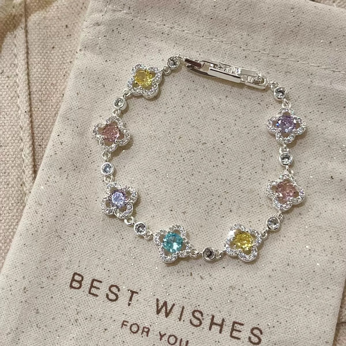 Luxury Elegant Dainty Jewelry Luxury Brand Designer Jewelry Best-Selling Lucky Four-Leaf Clover Bracelet For Women, Sweet And Fresh Style, Full Of D