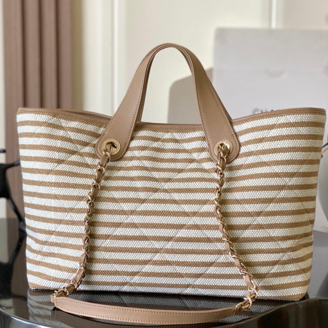 High-quality striped fabric bag Designer chain bag Large capacity Perfect for outings Mommy bag