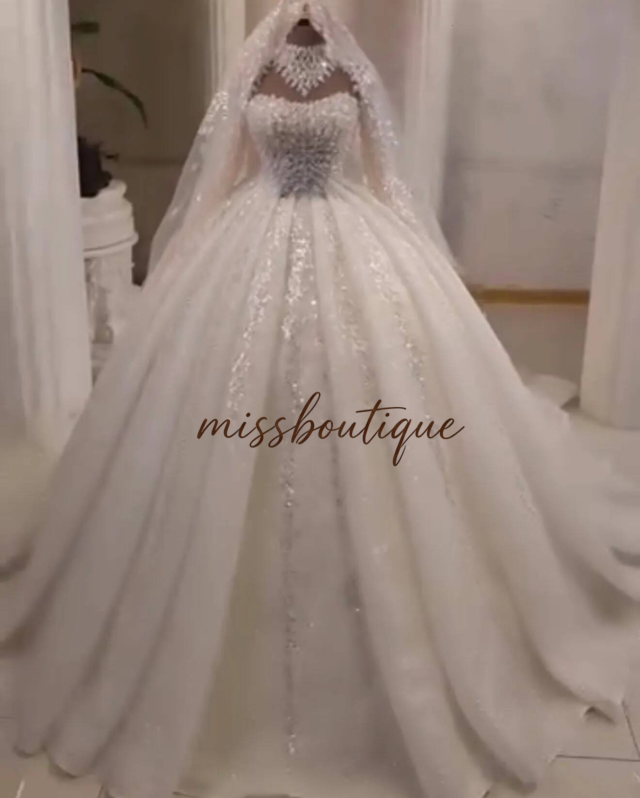 2026 Aso Ebi Plus Size White Ball Gown Wedding Dress Sheer Neck Beaded Applique Full Sleeves Elegant Vintage Bridal Gowns Dresses Zj0498 Q019