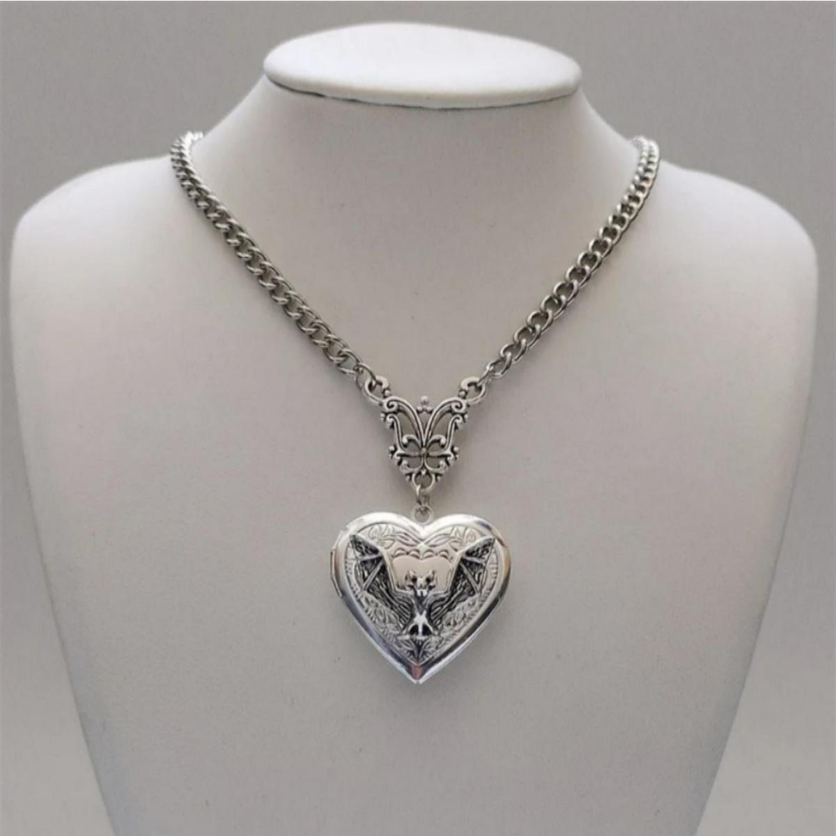 Luxury Elegant Dainty Jewelry Luxury Brand Designer Jewelry Trade Mini Silver Heart Photo Box Necklace Stainless Steel Victorian Retro Simple