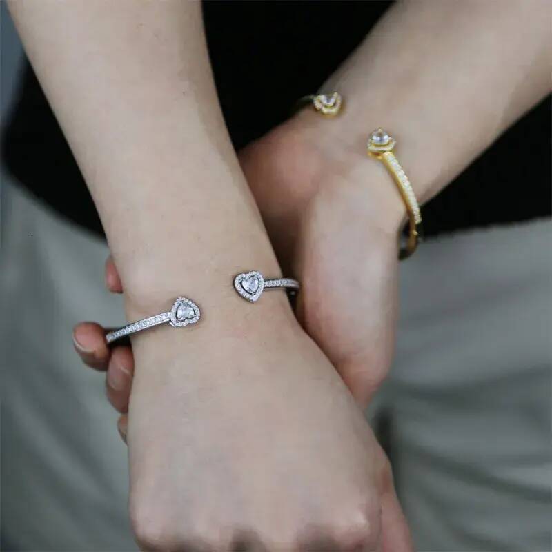Charm Bracelet decorative Bracelet Double Heart Cubic Zirconia Inlaid Slim Bangle For Women Gold Silver Tone Light Luxury Fashion Accessory Daily We