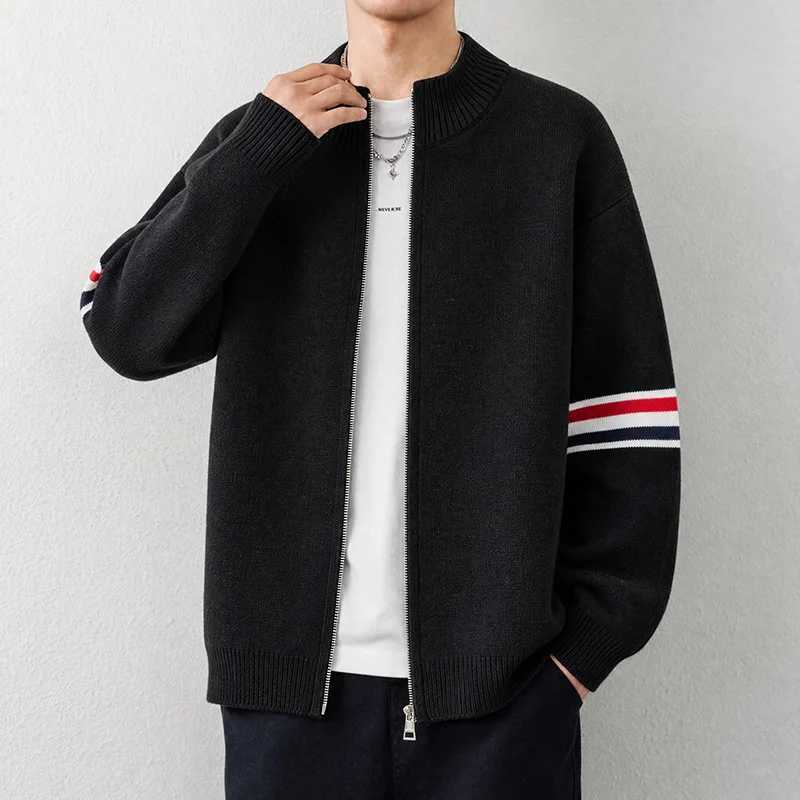 Cardigan High End Men's Knitted Autumn Winter Round Neck Zipper Casual Brand Classic Trendy Striped Korean Simple Sweater M261016