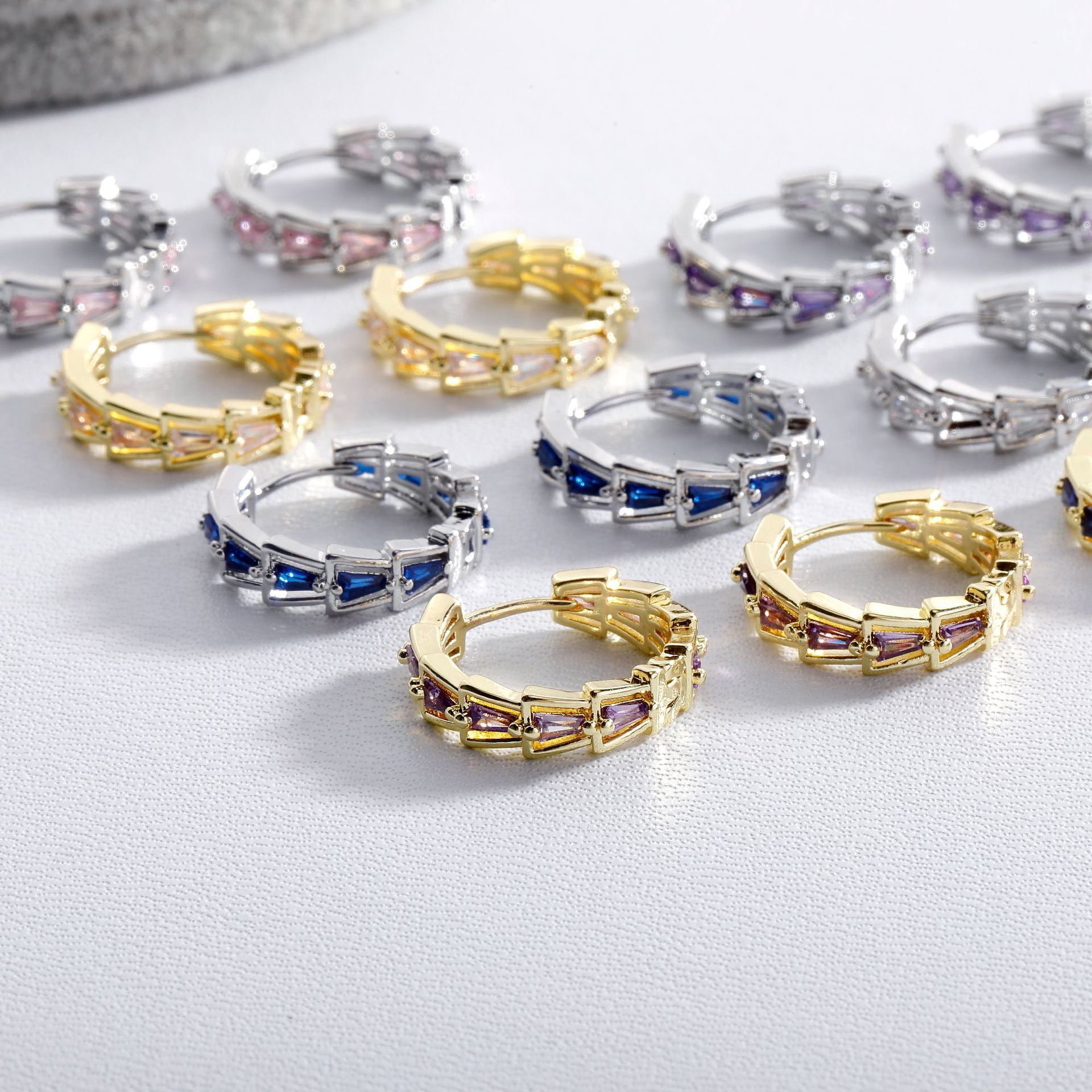 2025 New Out D VVS Diamond INS Style Niche Colorful Full-Diamond Snake Bone Versatile Stud Earrings for Women Exquisite High-End Luxury Iced Ear Acc