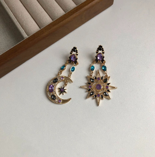 Luxury Brand Designer Jewelry European American Retro Palace-Style, Full-Diamond Sun Moon Asymmetrical Earrings, A Luxurious And Fashionable Design