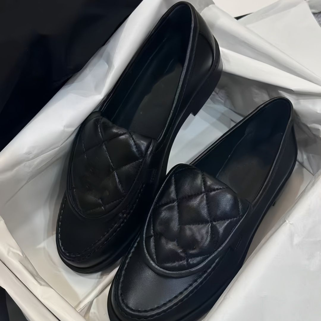 2026 Designer shoes Luxury r Women Loafers Black Leather Quilted Platform Slip On Shoes Gold Non-slip Casual shoes loafers