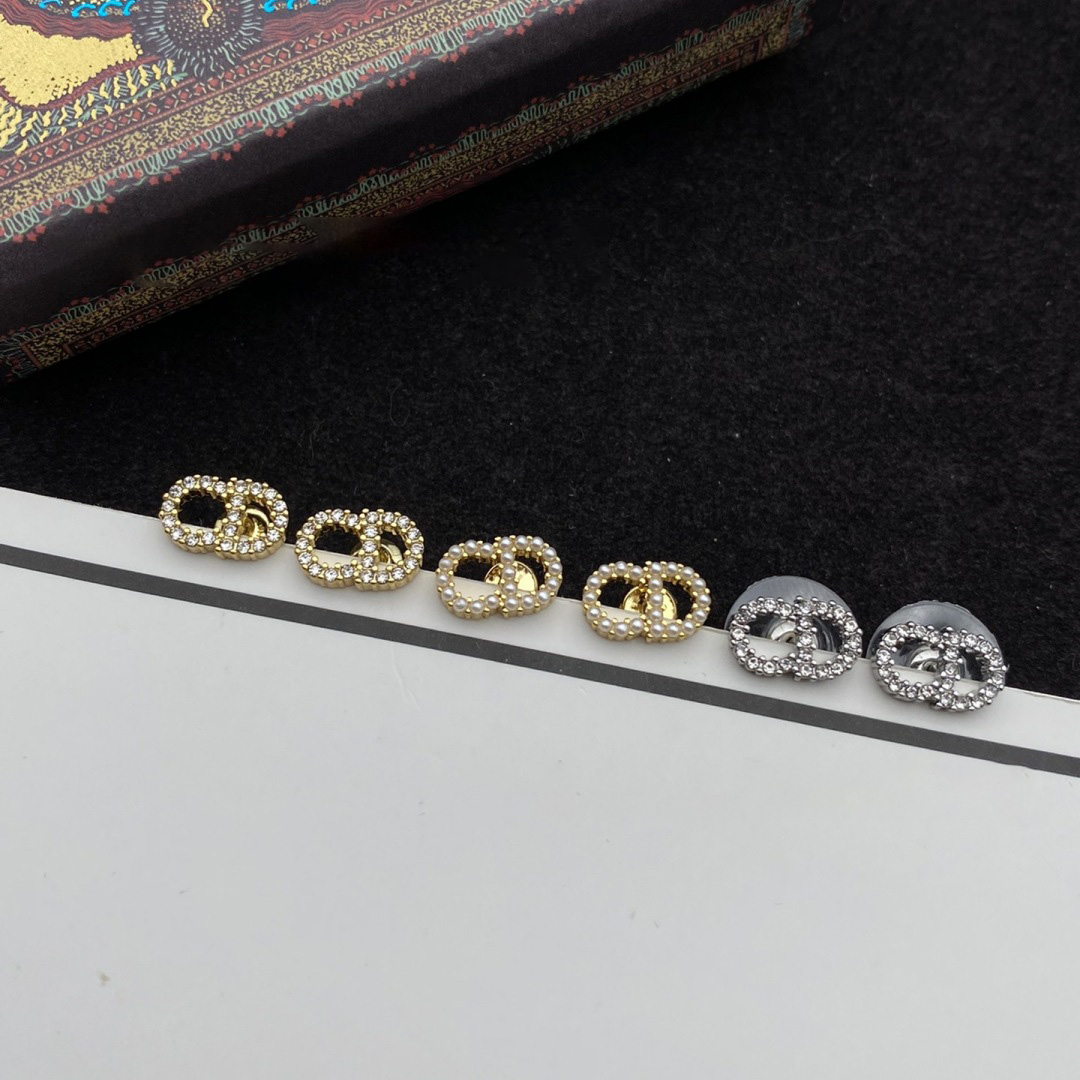 High end Stud letter Pearl diamond earrings for women Jewelry designer earrings All math Gold plated fashion Stud Classic gift Lady Jewelries