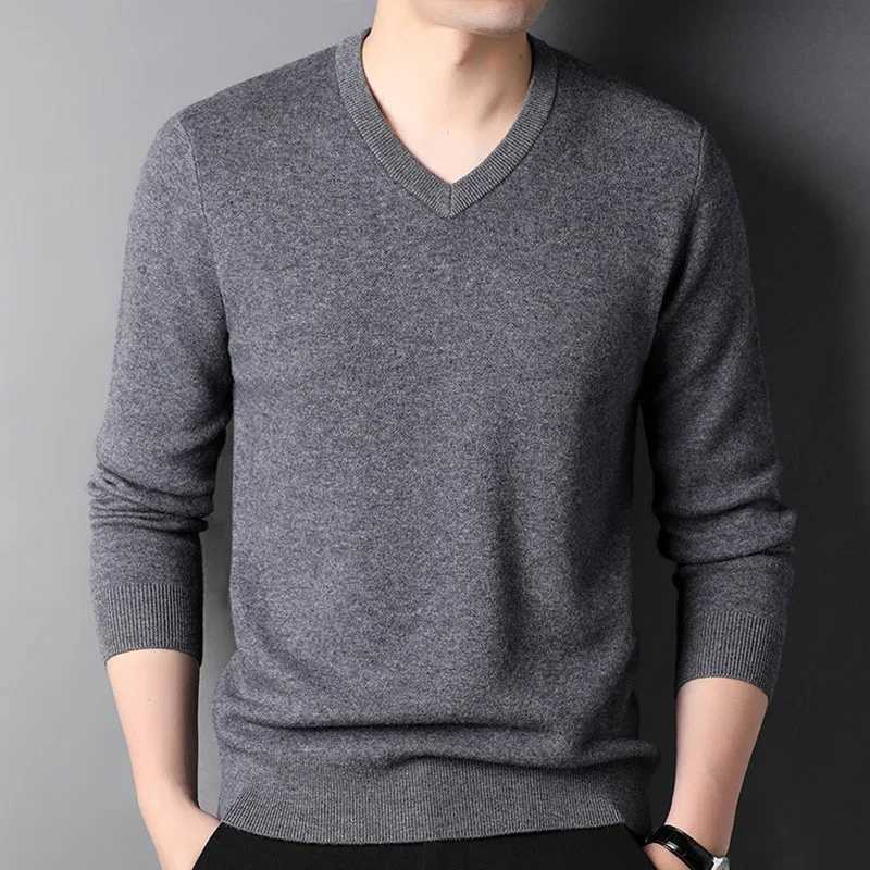 Pullovers TFETTERS Fashion Spring Autumn Men V Neck Long Slved Stretch Khaki Sweaters Men Business Classics Knit Top Men M261016