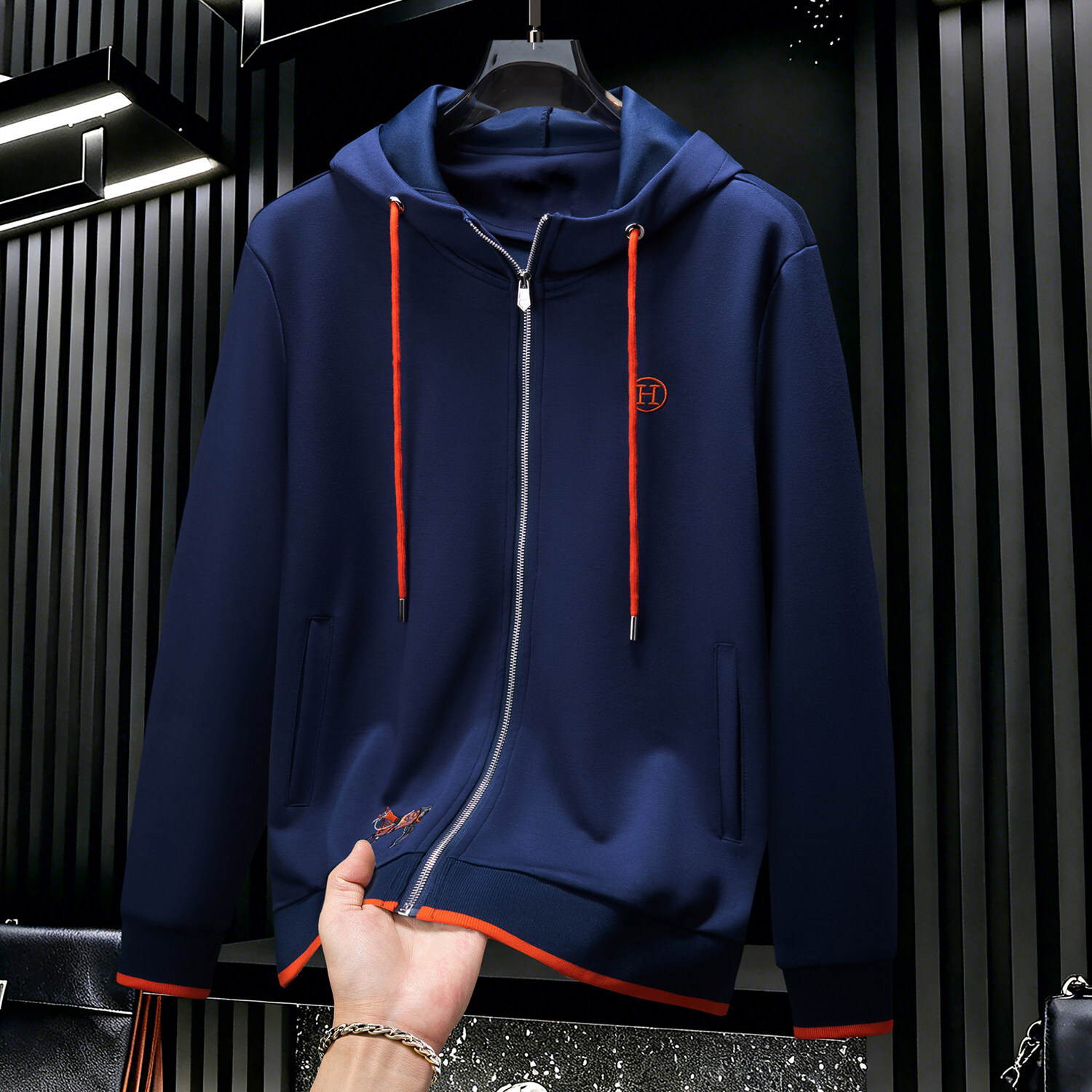 2026 European Autumn Luxury Fashion H Horse Embroidery Soft facial mask Air Layer Men's Hooded Guards Men's Coat