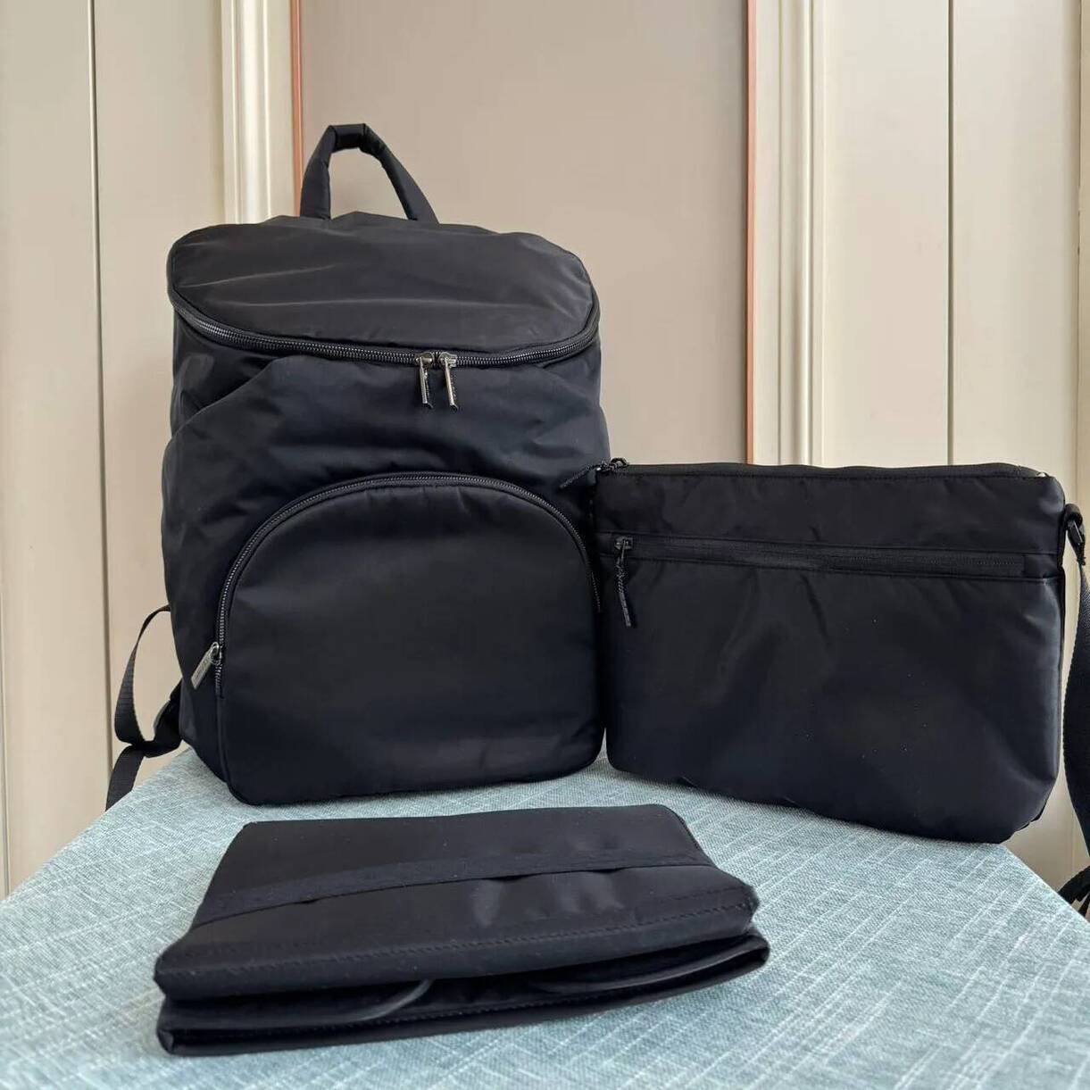 Sports Bag * 2026S Fashion Designer S New Yoga Sports Large Capacity Multi Functional Carnival Shoulder Bag L Outdoor Parent sports backpack Child L