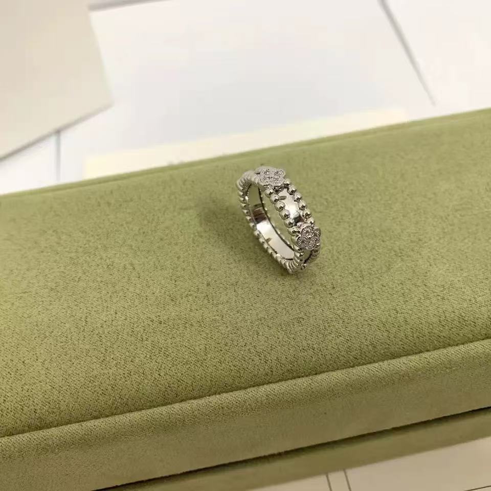 Designer Jewelry vanly cliff rings Round Bead With Diamonds Narrow 18K Rose Gold Four-Leaf Clover Kaleidoscope Ring