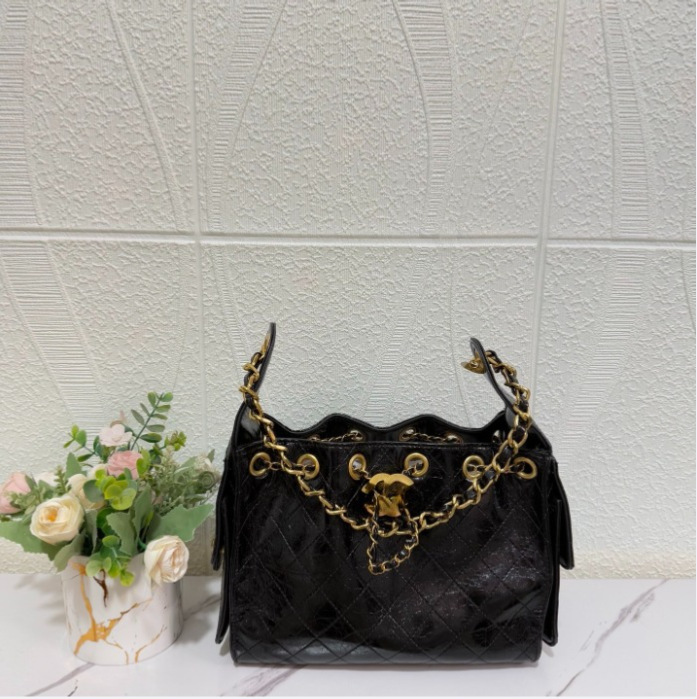 Women Quilted Hobo Bucket Bag, Vintage Suede Leather Chain Shoulder Crossbody Bag Drawstring Handbag for Daily Travel