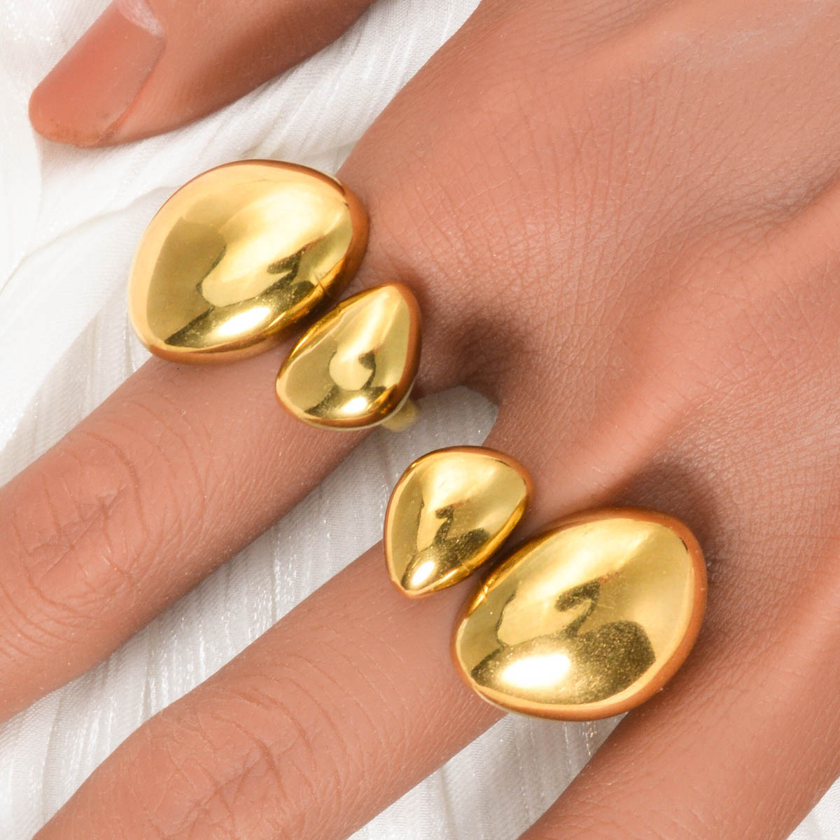 European American style, large, polished with stainless steel irregular stone design, exuding a luxurious and high-end feel, women's ring