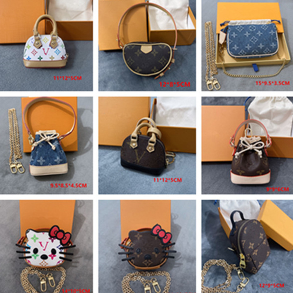 Keychains Lanyards 2026 Luxury KEY POUCH Designers bags Mini Wallet Fashion Womens Mens Keychain Ring Holder Coin Purse Dust bag wallet gift AA