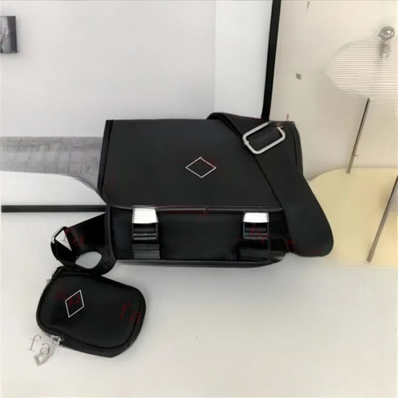 2026 Luxury Designer Unisex Postman Messenger Crossbody Bag Classic Nylon Shoulder Handbag For Men Women Large Capacity Fashion Sacoche Pouch Briefc