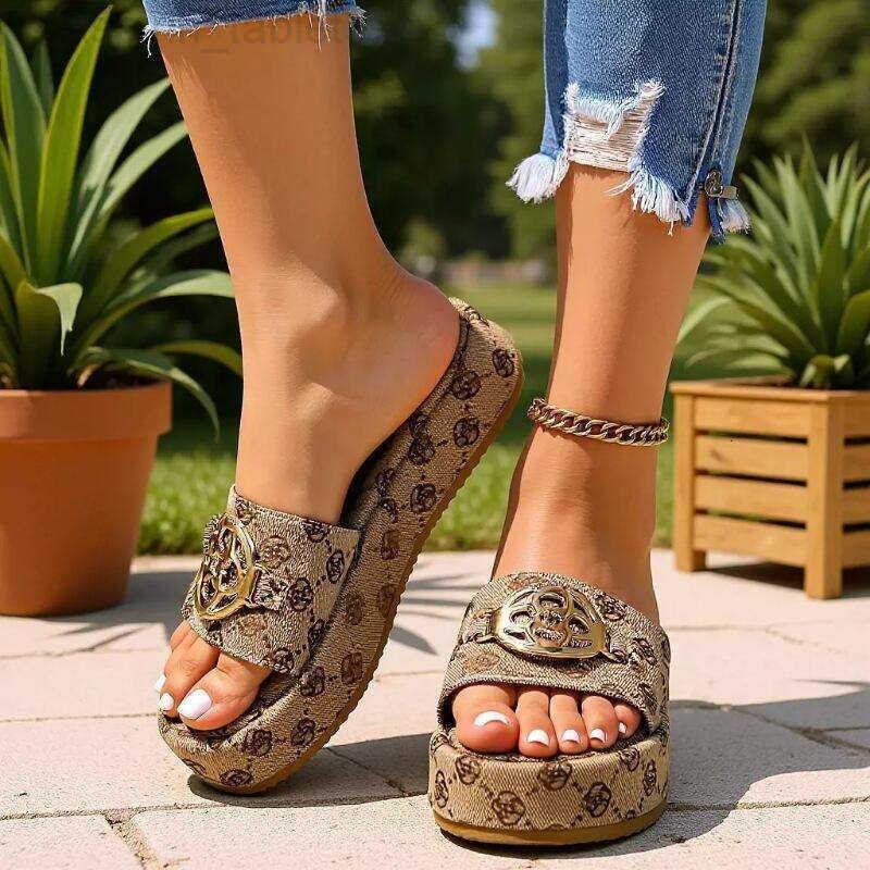 Slippers New Fashion Women Slipper Platform Sandals Summer Soft Sole Sandale Flat Heels Home Indoor Slippers Ladies Shoes D261019