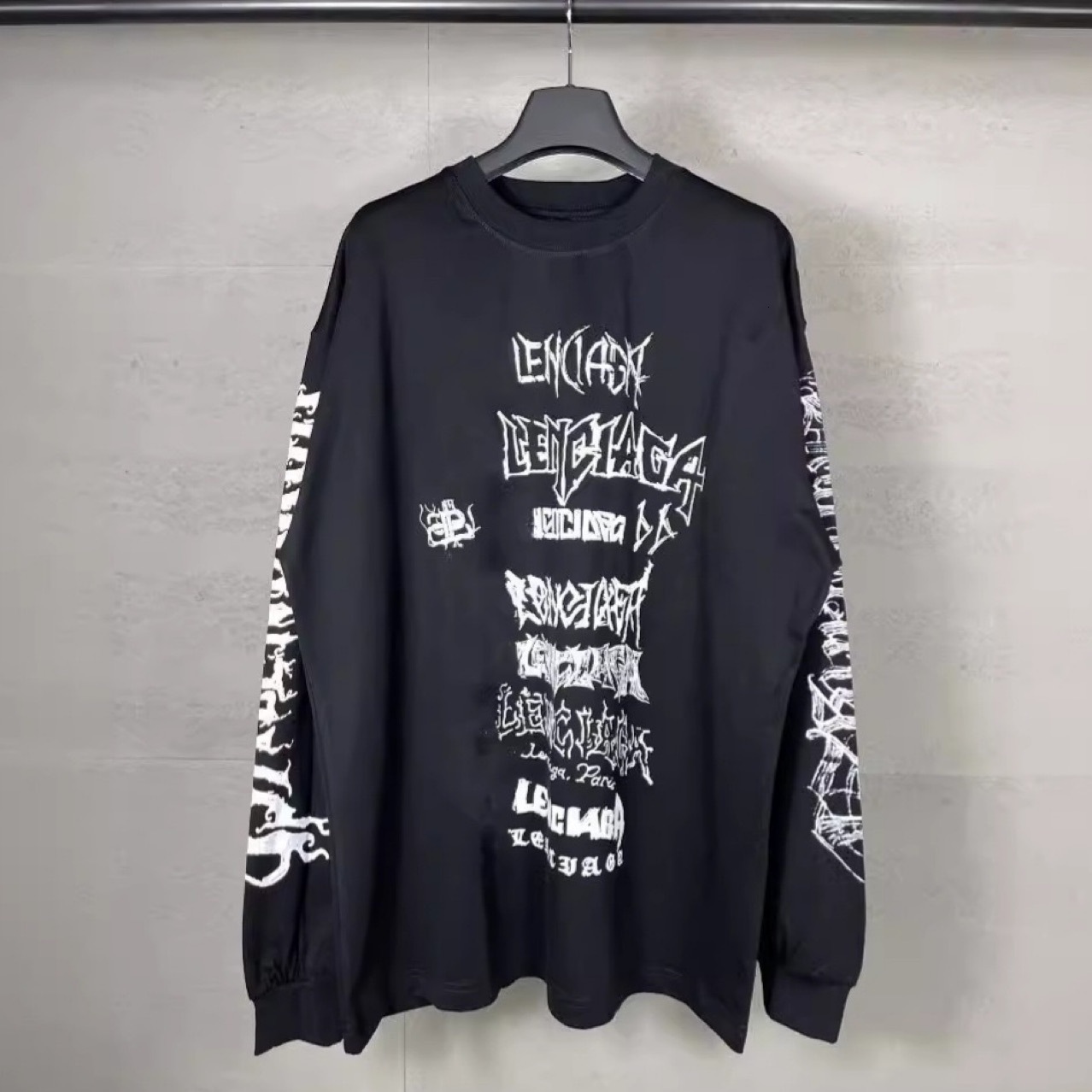 Paris B brand, designer luxury high-end version, 2024 new collection, limited-edition T-shirt with Sanskrit dragon year logo print, long-sleeved, un