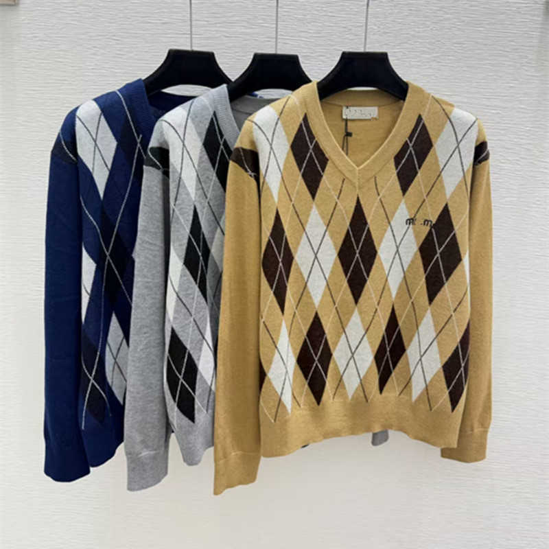 Women's Sweaters designer M26 autumn new woman diamond-patterned V-neck, loose-fitting knit top