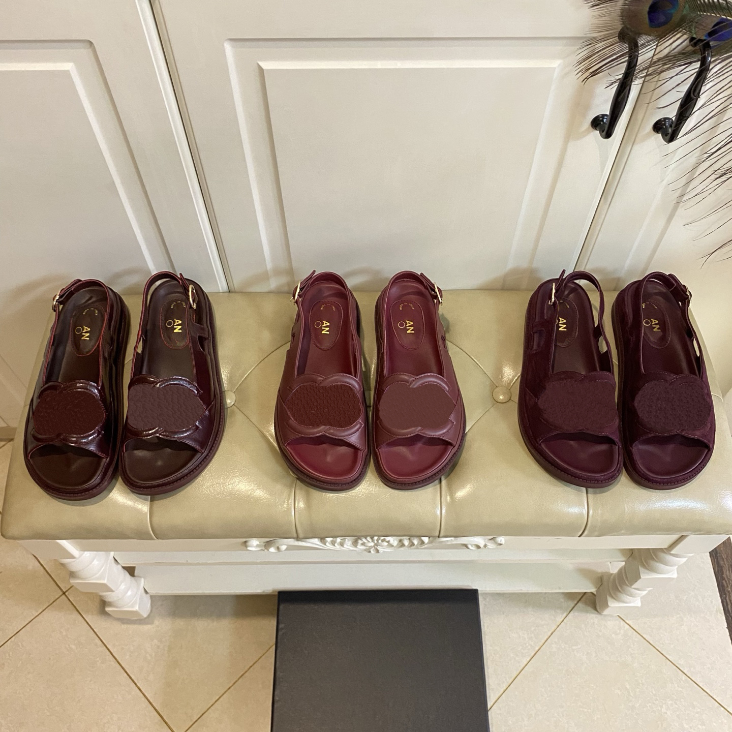 Women Leather Sandals Slingback Open Toe Buckle Gold Logo Summer Beach Shoes Designer Luxury 10A Top quality Comfortable Casual Elegant Charming Sty