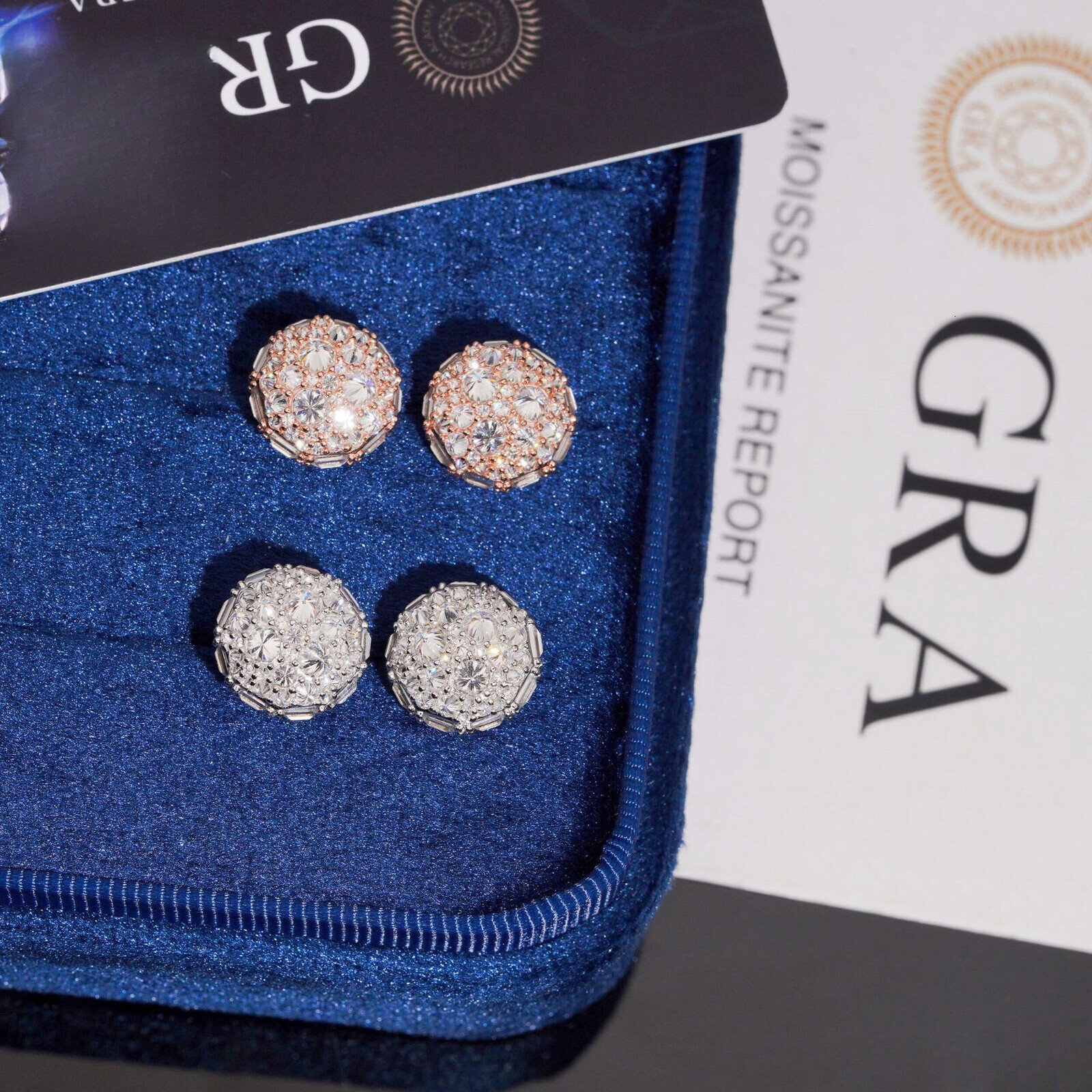trendy S925 sterling silver round moissanite stud earrings GRA certification, passable with a diamond tester