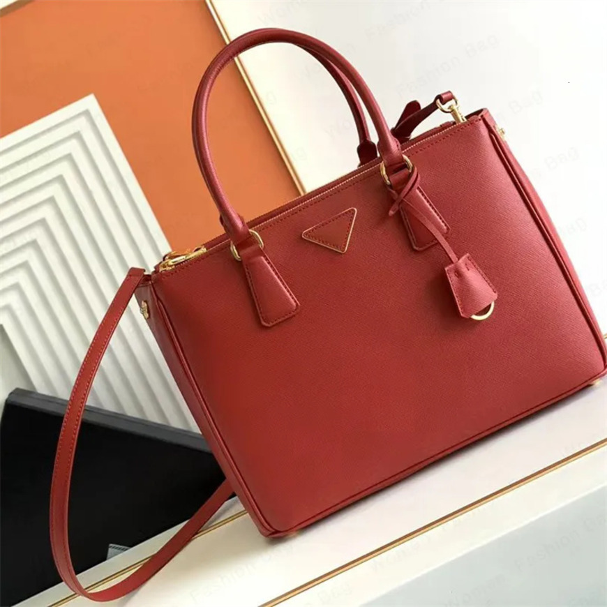 p bag 10A Mirror Quality Designer Saffiano Tote Handbag Women Shoulder Crossbody Fashion Bag Spriano Leahter Black Bags Available Fashion Commute Ha