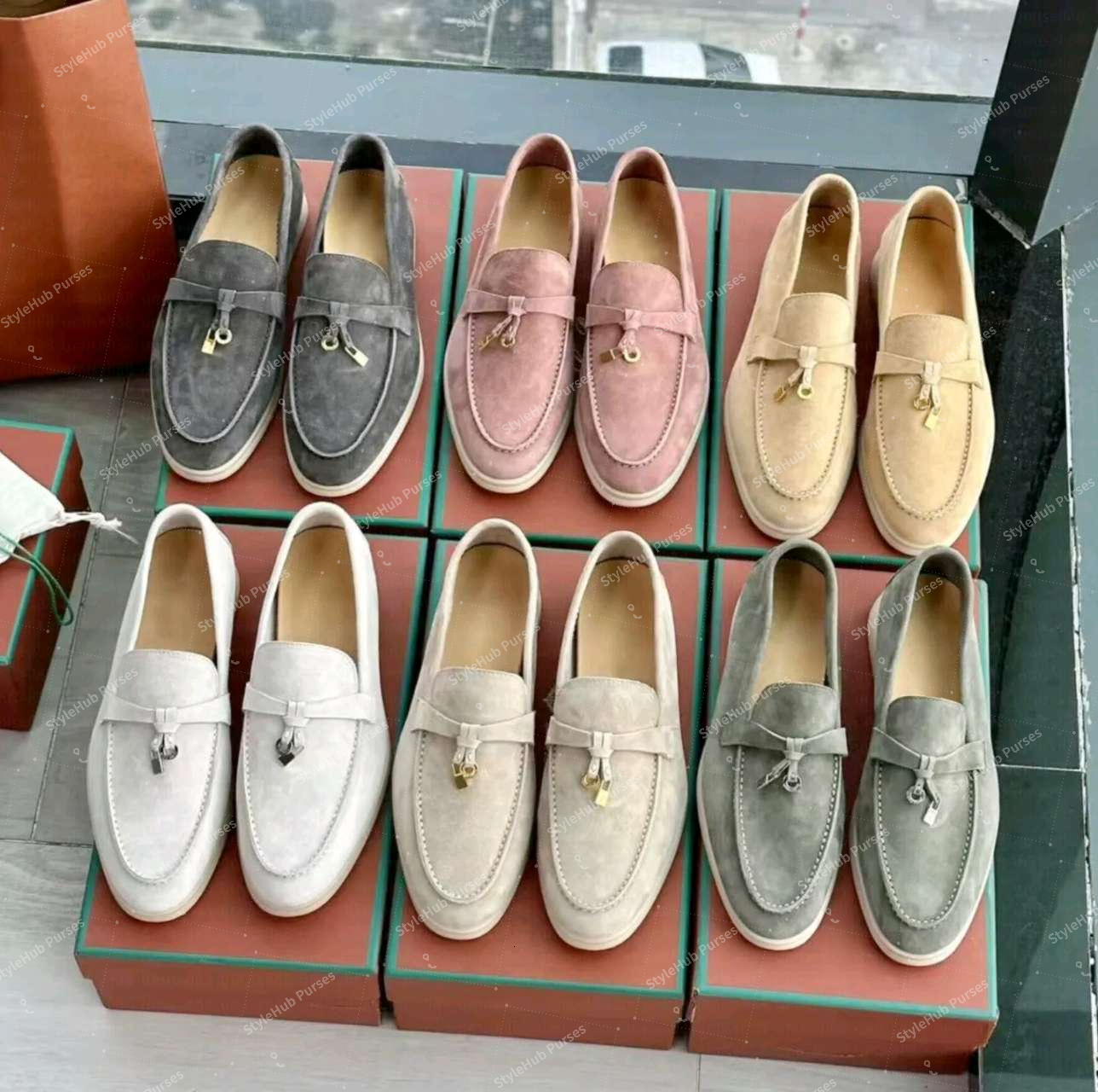 Womens Mens Designer Loafers Sandal Slippers 100% Suede Fashion Casual Shoes Open Walk Slipper Mules Flat Chaussons Luxury Master Quality Sneakers M