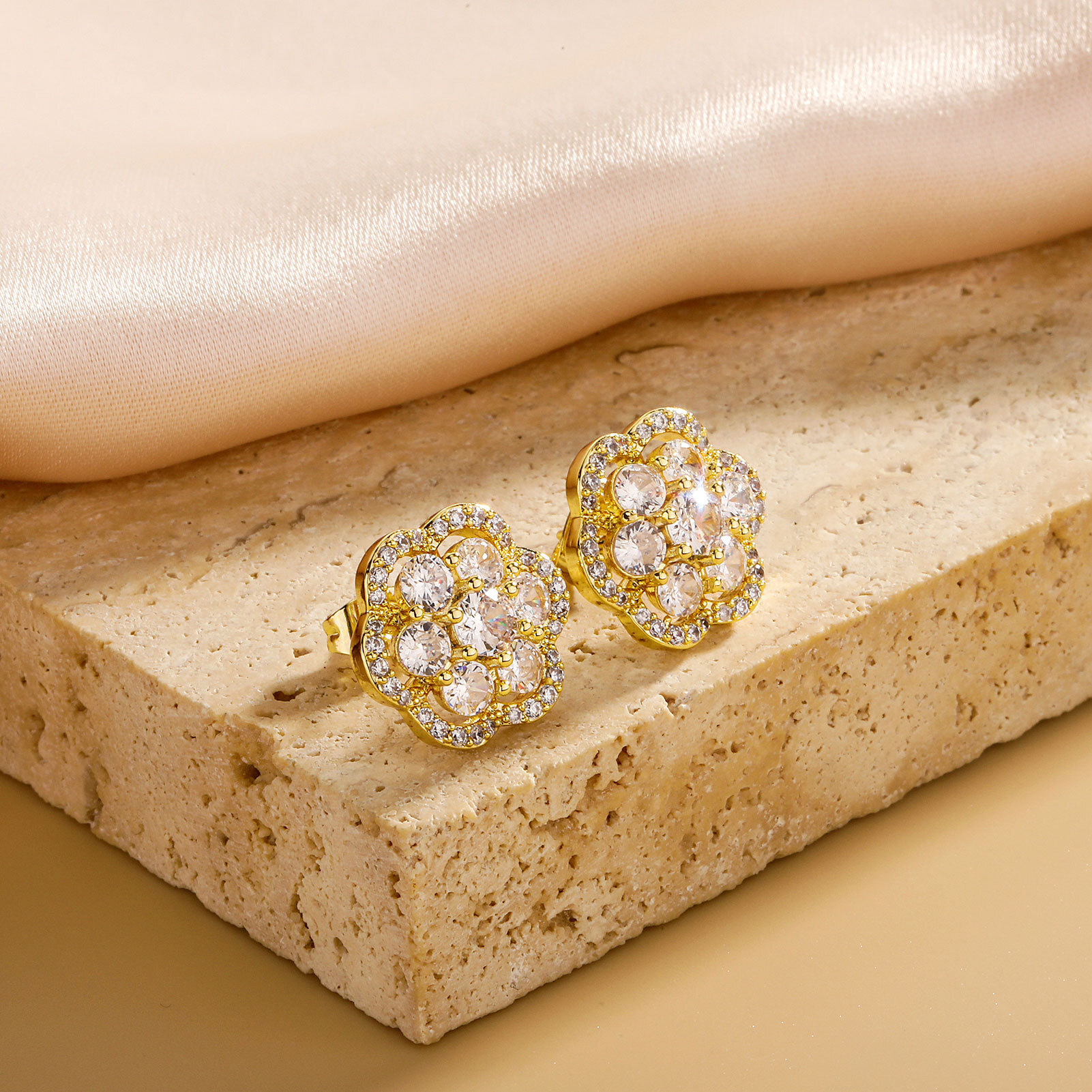 Floral for Women Inlaid with Sparkling Versatile Luxury Iced Simple Trendy moissanite Fashion Korean Out D VVS Diamond and Japanese Light Luxury Ear