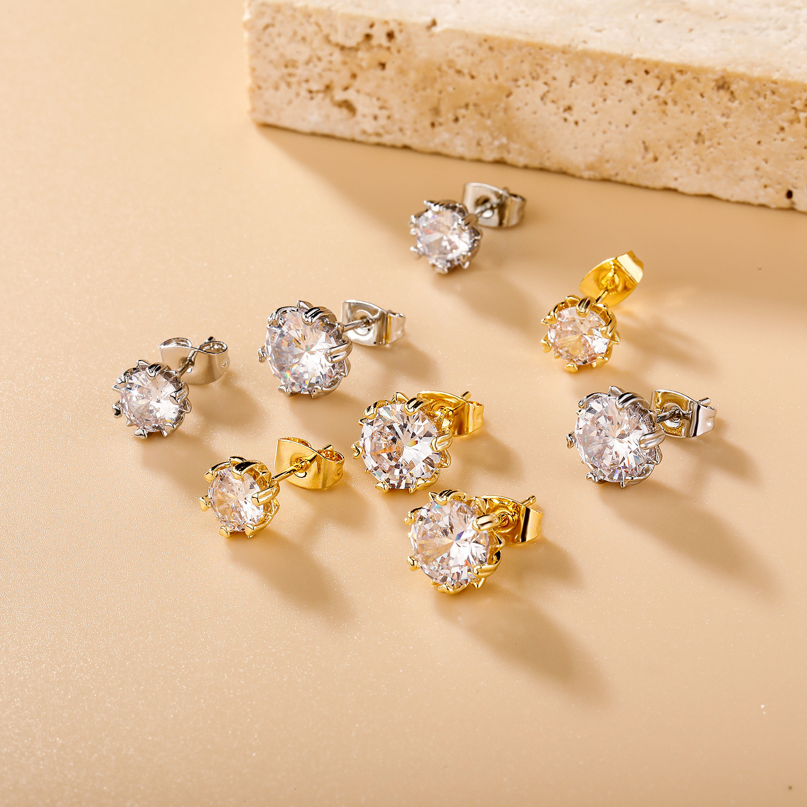 Jin Ao Jewelry Elegant Light Luxury Small Sunflower Diamond Radiant moissanite Heart-shaped Out D VVS Diamond Silver Needle Stud Luxury Iced Simple