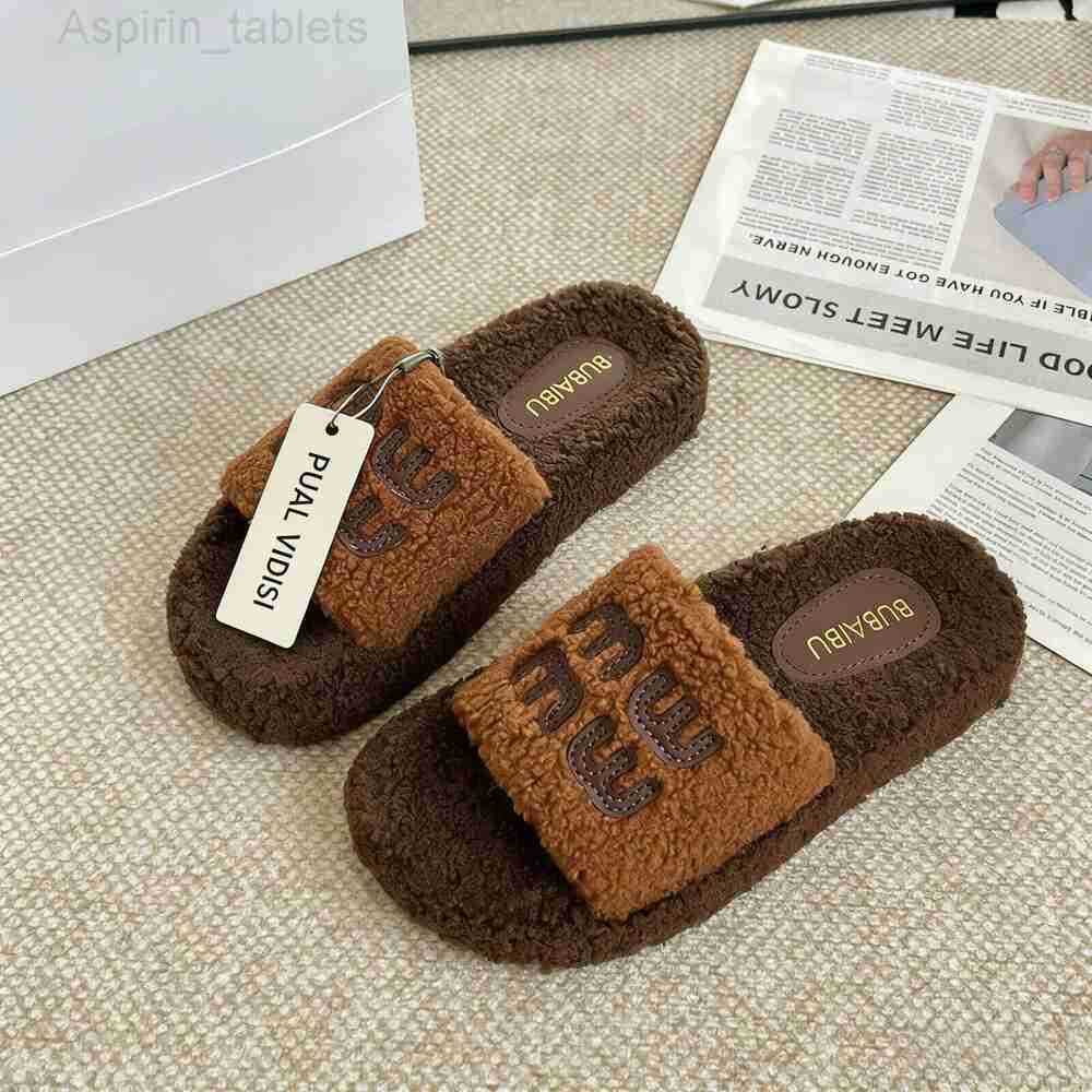 Slippers Slippers Hot New free shipping designer slippers for womens black white brown New Home Indoor and Outdoor Thick Bottom Plush Slippers D2610