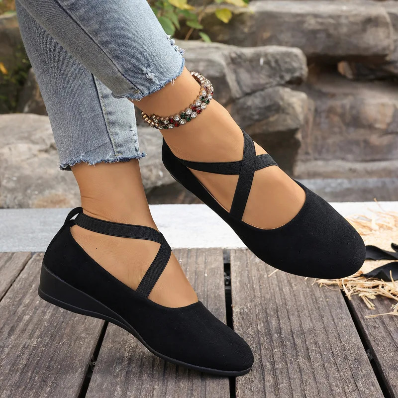 Arrival 2026 Women's Loafers Roman Retro Style High Quality Large Size Casual Solid Color Dancing Shoes Comfortable 261019