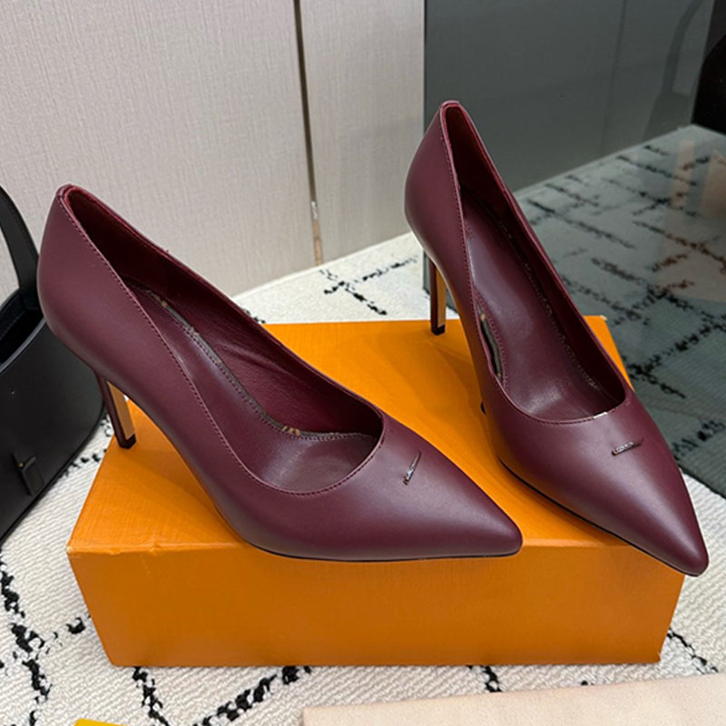 Ladies Elegant Sexy Bordeaux Red Gala Pump Designer supple goat leather wedding party high stiletto heel Timelessly feminine model Banquet Tip Stile
