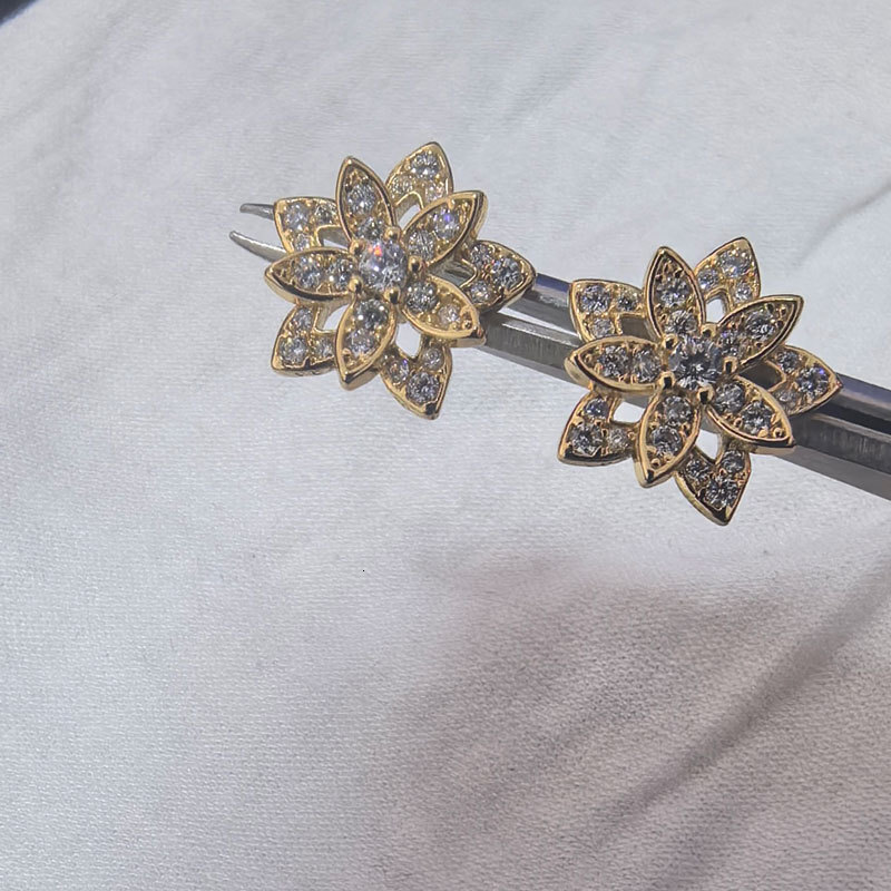 Designer Jewelry vanly cliff rings Full-Diamond Sunflower Necklace Women Classic Six-Prong Snowflake Bracelet Diamond-Encrusted Ring Earring Jewelry