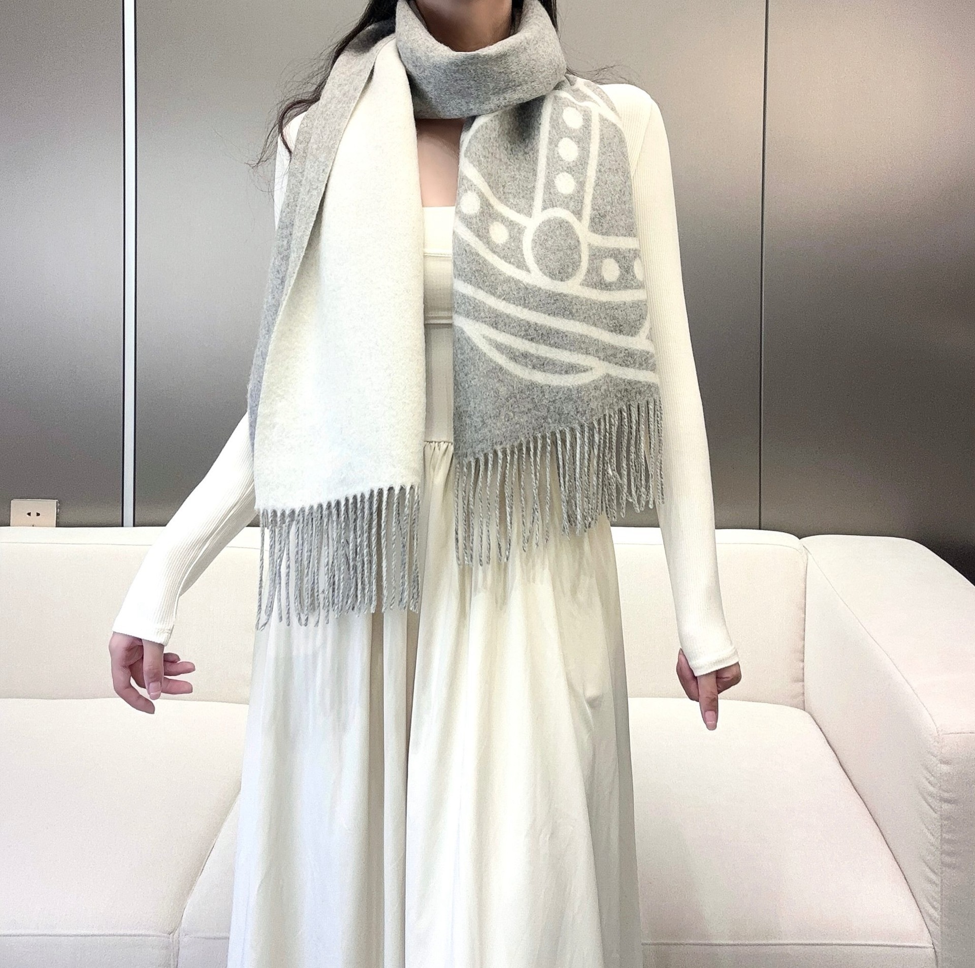 Western-style, Saturn-patterned, designer fringed wool scarf and Luxury goods cashmere shawl with double-sided embroidery, a warm winter neck wrap f