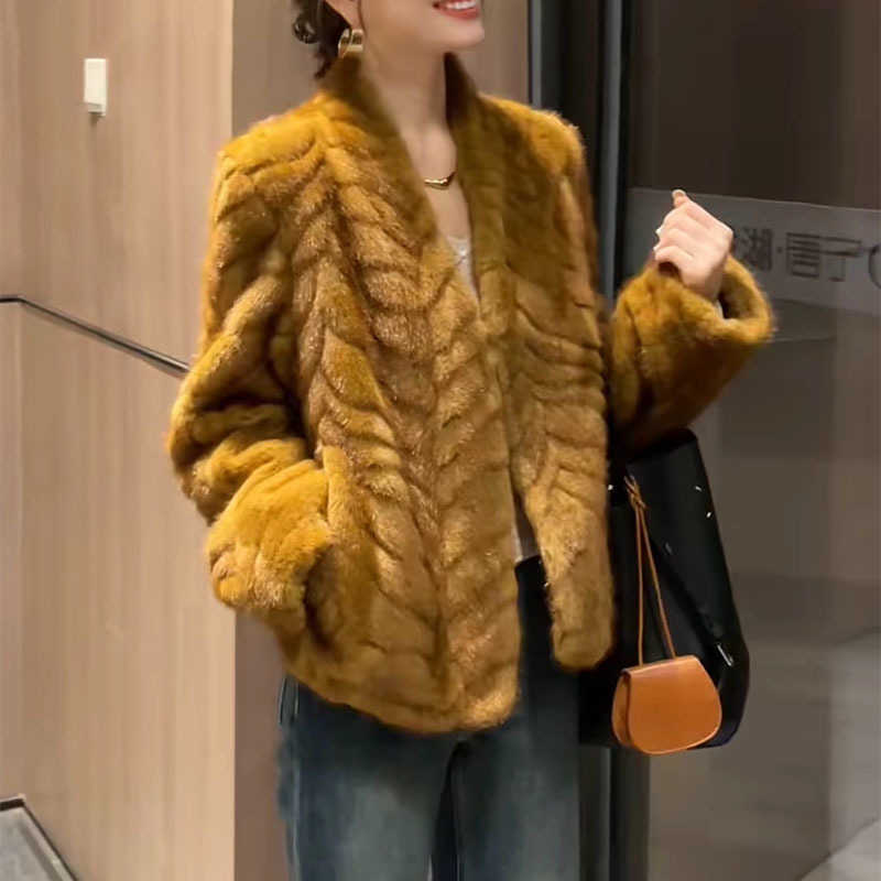 Mink Short Fur Jacket Women 2026 V Neck Long Slve Plush Outerwear Winter Elegant Fluffy Warm Cozy Jacket S2610169SU5