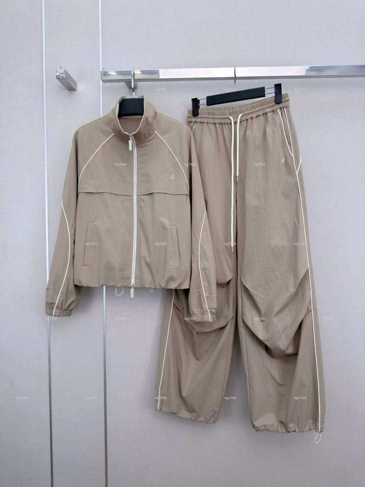 Top lady Stripe Windbreaker Tracksuit Outfit Cropped Zip Jacket Wide Leg pants women designer clothes Cargo Pants Streetwear Set A720X15N153