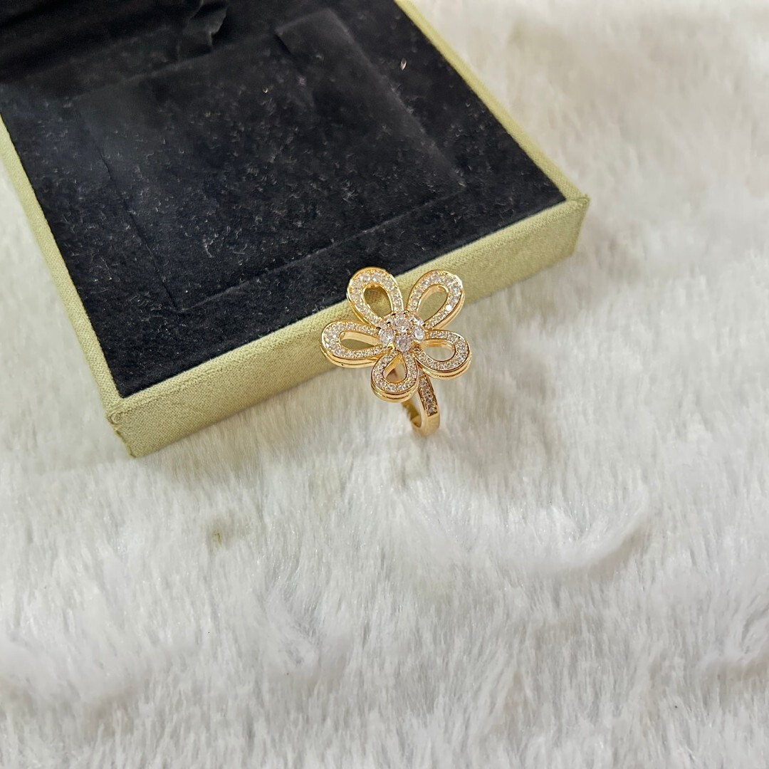 Designer Jewelry vanly cliff rings Fashion Minimalist Five-Petal Ring V Gold Light Luxury Niche Starry Flower Open Ring Women