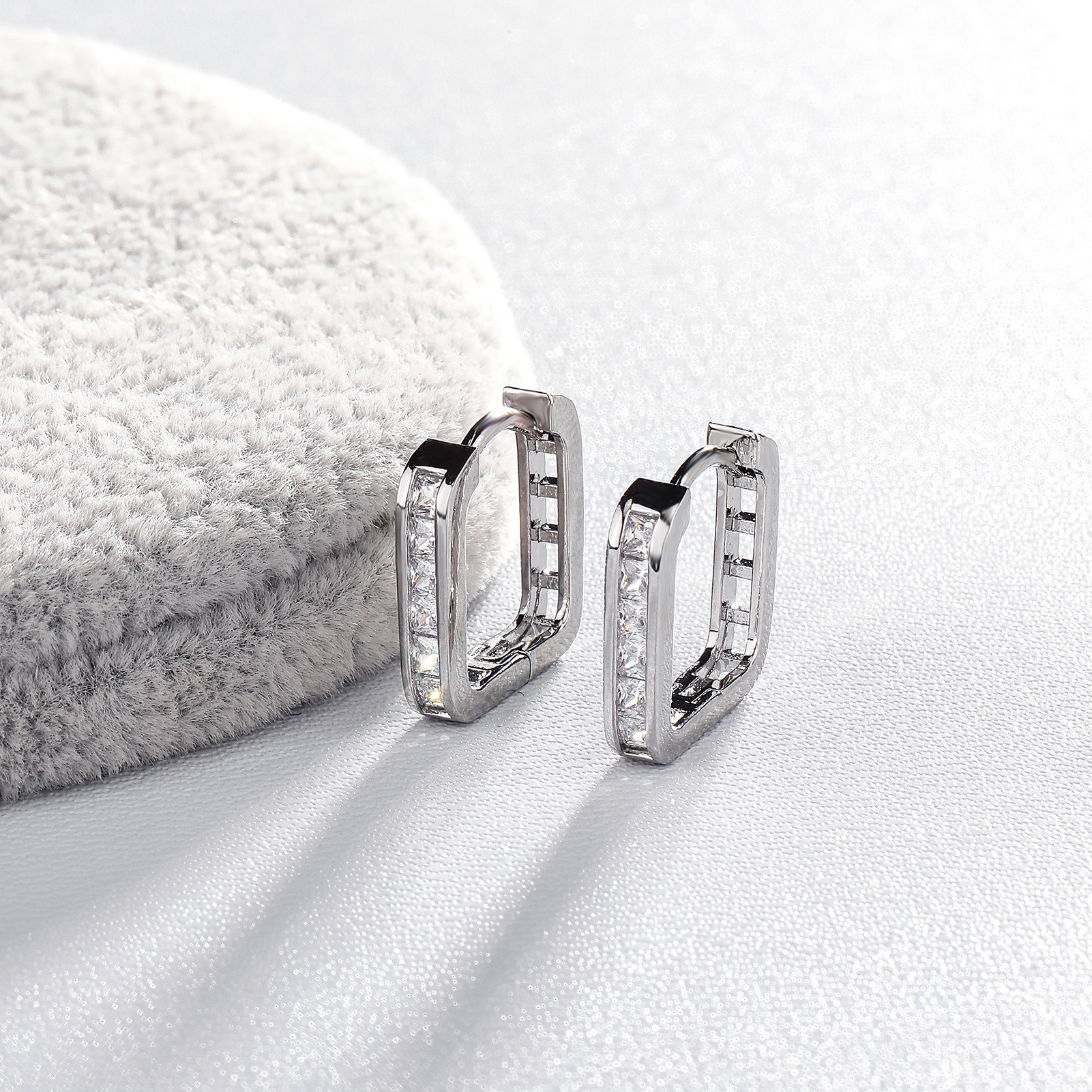 Real Luxury Iced 18K 14K 10K light luxury moissanite square earrings, European American fashion, simple and elegant, Out D VVS Diamond high-end feel