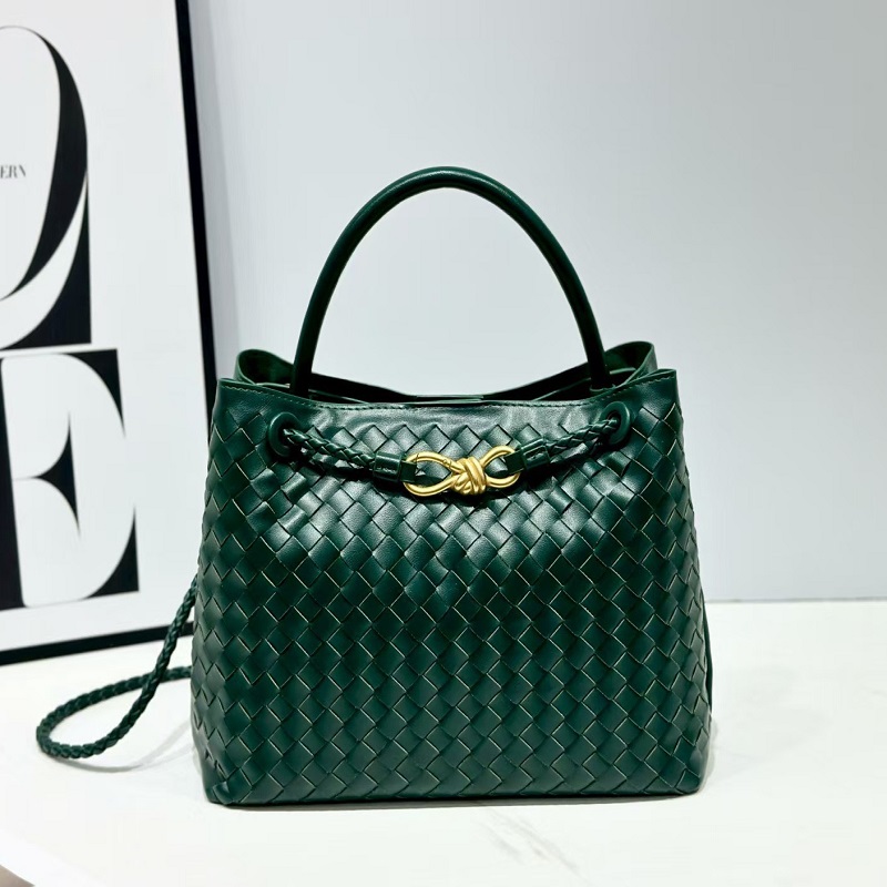 Designer andiamo woven tote bag knitting bags genuine leather cowhide bucket bag family 8e buckle original women fashion evening bag andiamo clutch