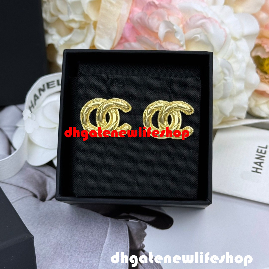 luxury cc earrings designer jewelry Color Diamond Pattern Earrings Versatile Simple Style Elegant Metal Earrings channel earrings