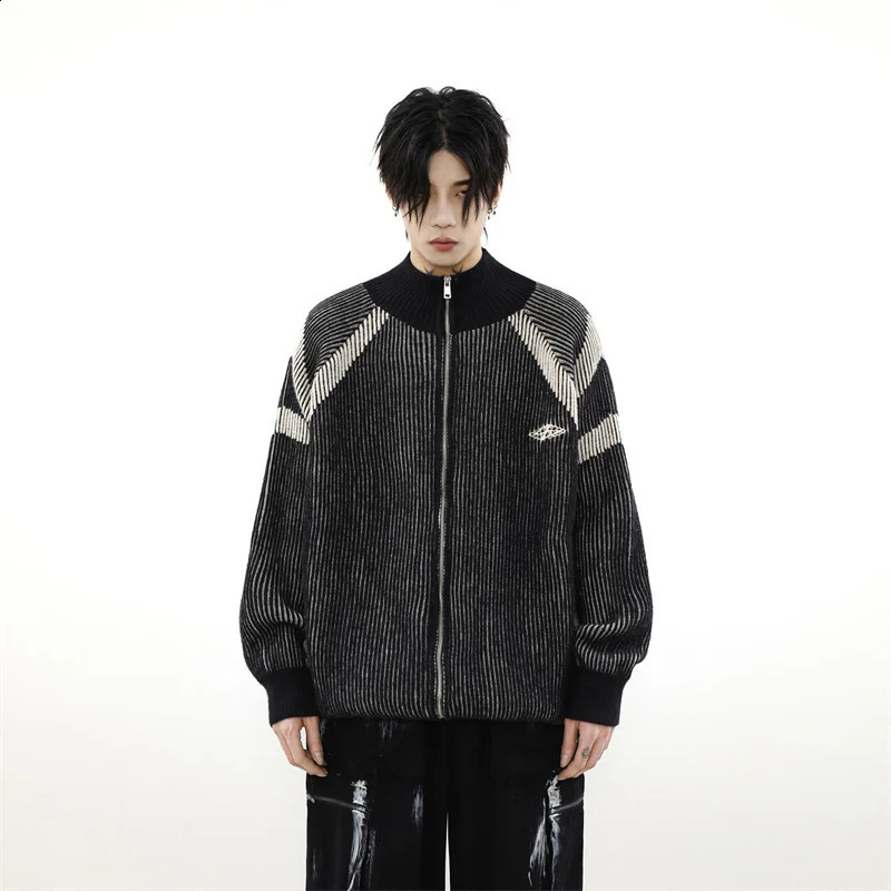 2026 Color-Block Stripe Knit Cardigan For Men Street Fashion Y2K Stand Collar Sweater Coats Autumn Retro Casual Zipper Jackets 261014