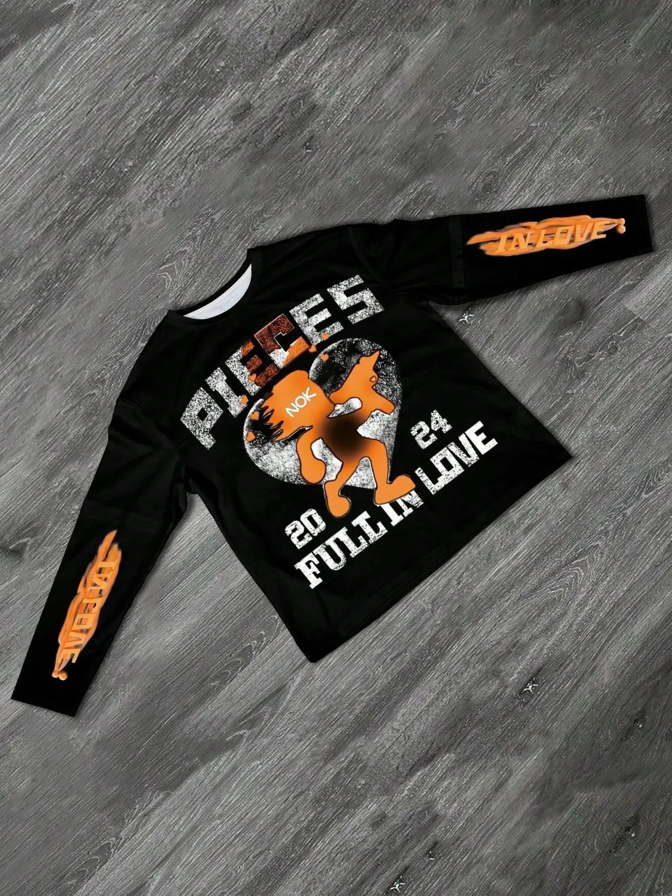 The Men's Long-Sleeved T-Shirt for Spring and Autumn Is Casual Fashionable and Comfortable with 3D Letter Printing 261017