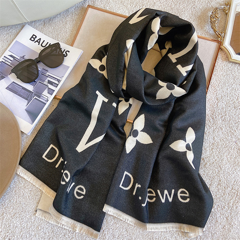 2025 Autumn Winter New Letter Clover Imitation Luxury goods Cashmere Scarf Fashion Shawl designer Neck Warmer for Women Thickened Warm