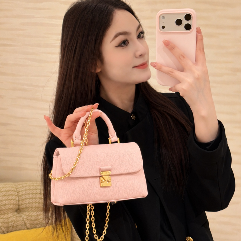 Structured Mini Flap Bag Pebbled Leather Lock Top Handle Chain Shoulder Crossbody Chic Brunch Party Evening Top-Tier Designer New Arrival